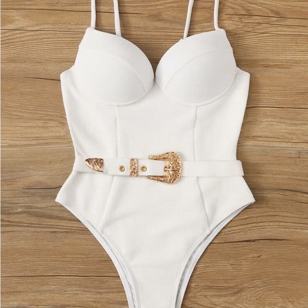 Textured Underwire One Piece Swimwear